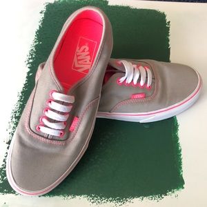 ❤️ EUC Grey and HOT pink Vans